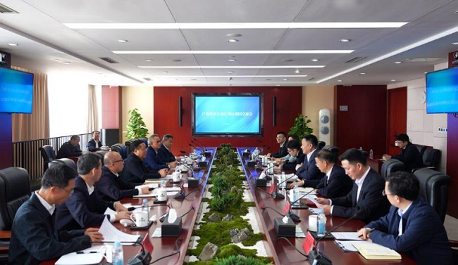 余紅輝會見廣西壯族自治區(qū)政府黨組成員、自治區(qū)國資委黨委書記秦如培一行