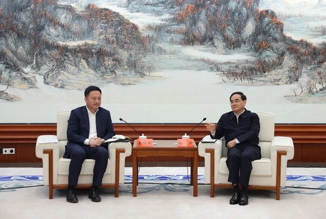 余紅輝拜會(huì)貴州省委書(shū)記徐麟