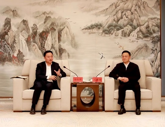 余紅輝與湖北省委常委、襄陽(yáng)市委書(shū)記王祺揚(yáng)舉行會(huì)談