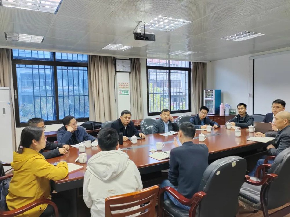 湖南省林業(yè)局基金站、林科院、法改處及聯(lián)交所調(diào)研組一行到永安林業(yè)調(diào)研